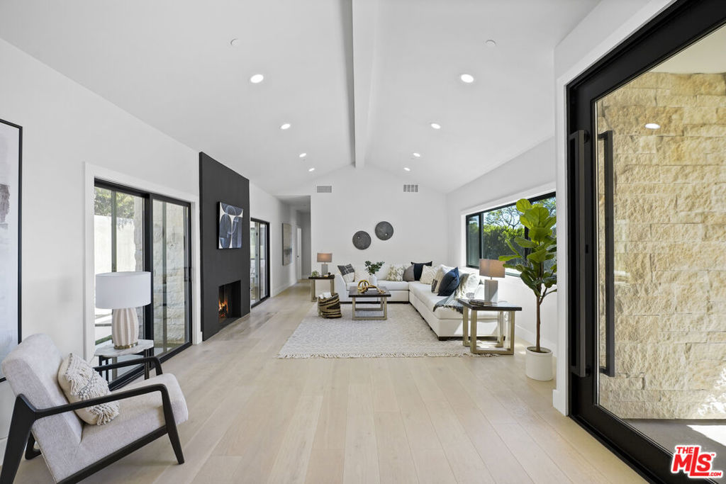 23813 Harbor Vista Drive