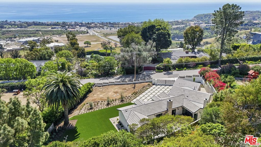 Photo of 23813 Harbor Vista Drive, Malibu, CA 90265 (MLS # 26668045)