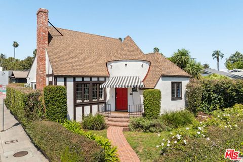 Photo of 7737 Norton Avenue, West Hollywood, CA 90046 (MLS # 26737647)