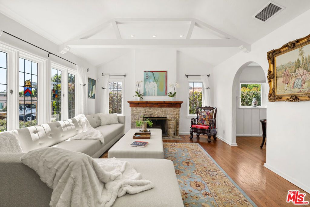 Photo of 7737 Norton Avenue, West Hollywood, CA 90046 (MLS # 26737647)