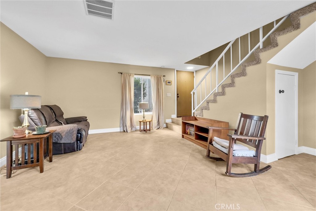 855 N Lemon Street 6