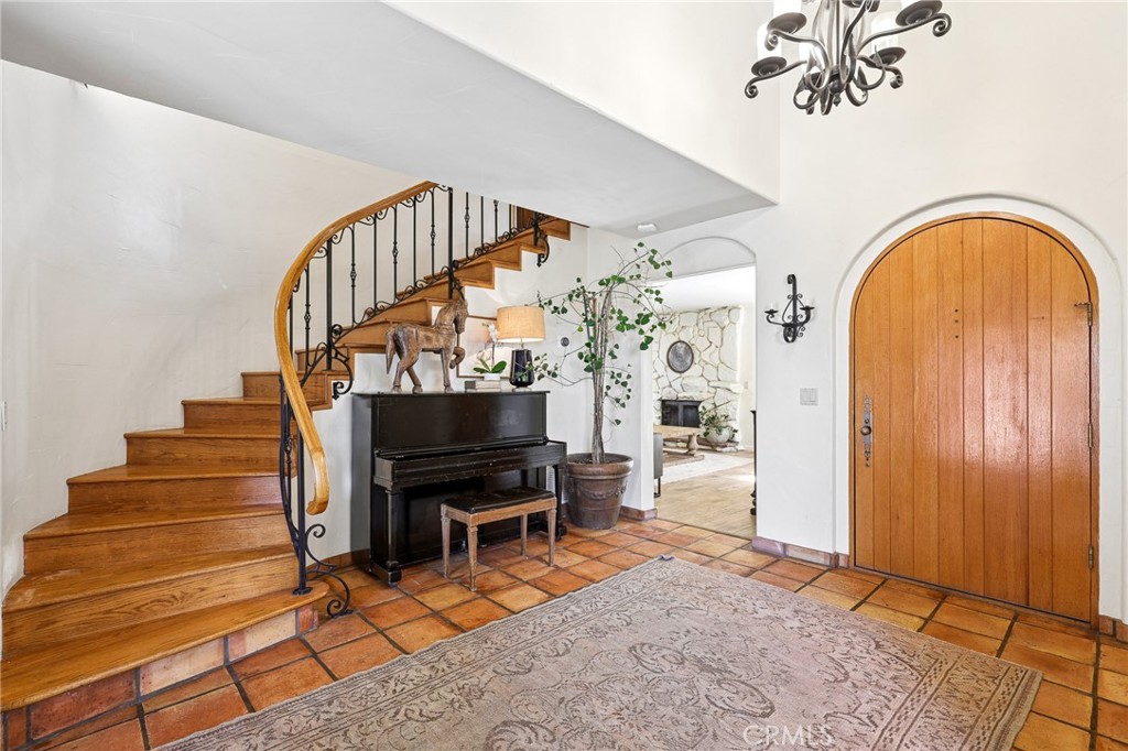 960 Buck Ridge Lane