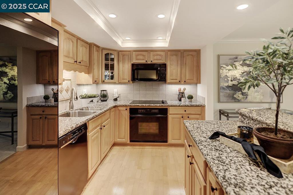 ROSSMOOR - Residential