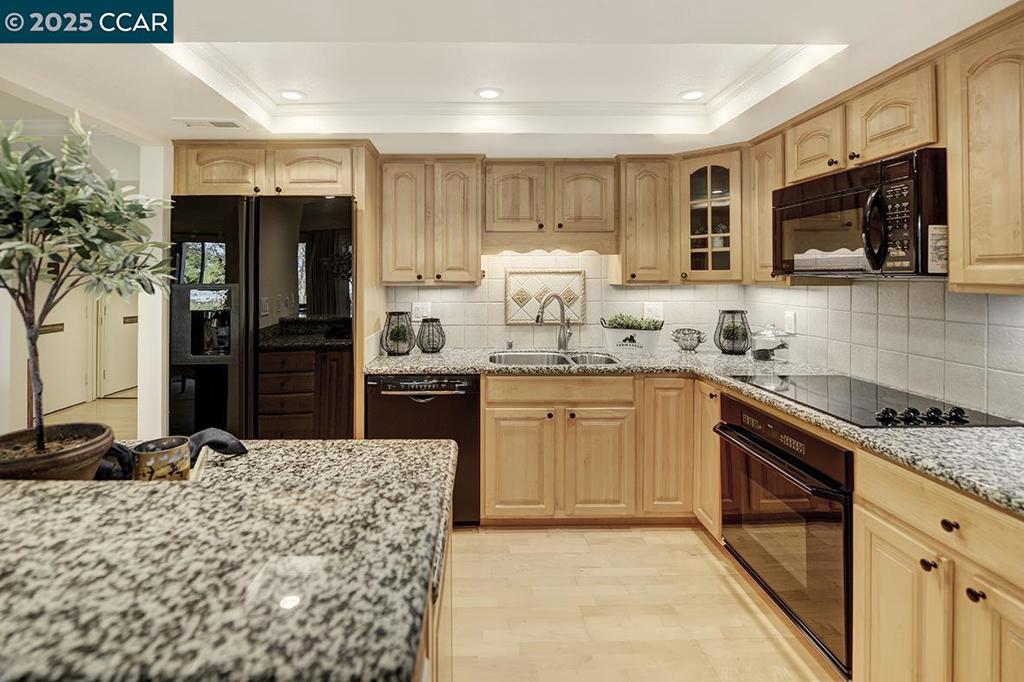 ROSSMOOR - Residential