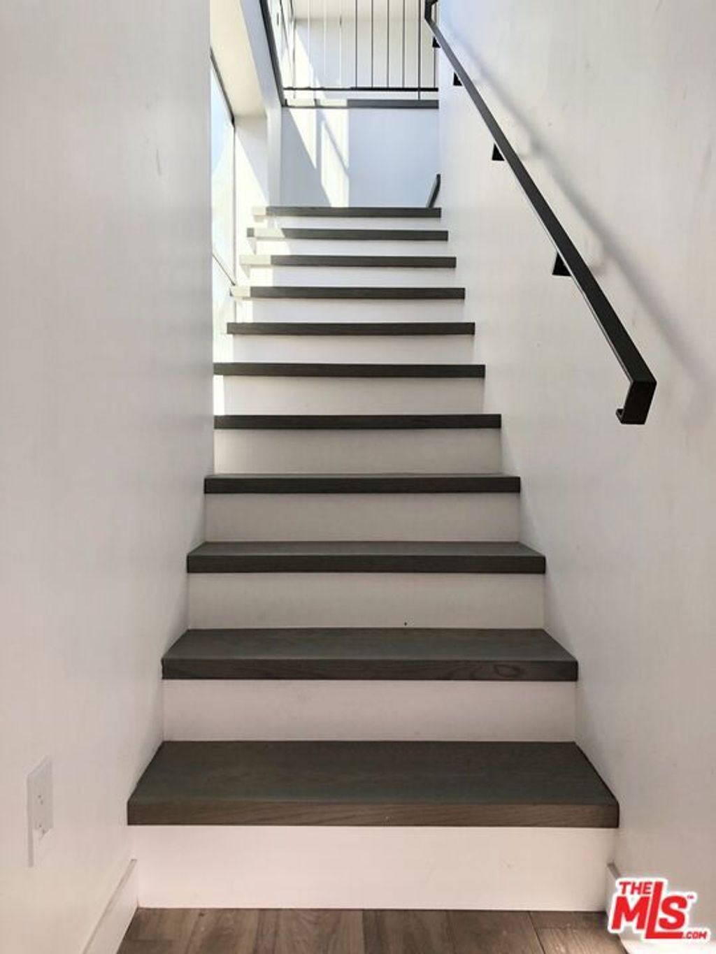 Photo of 1317 Cabrillo Avenue, Venice, CA 90291 (MLS # 26673499)