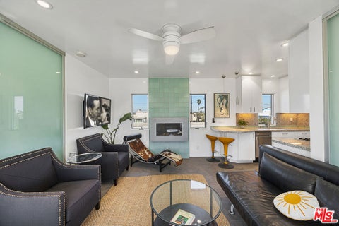Photo of 11 24th Avenue #3, Venice, CA 90291 (MLS # 26849441)