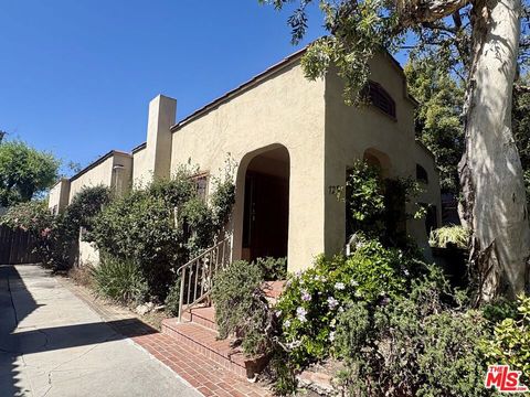 Photo of 723 N Orange Drive, Los Angeles, CA 90038 (MLS # 26666965)
