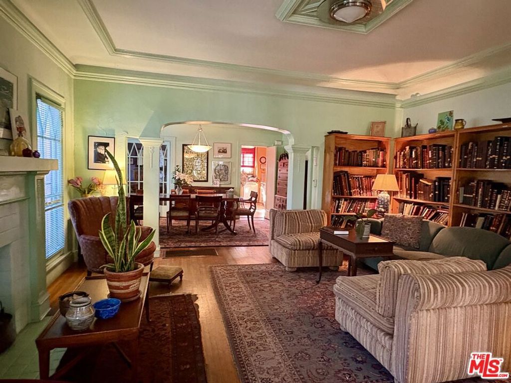 Photo of 723 N Orange Drive, Los Angeles, CA 90038 (MLS # 26666965)