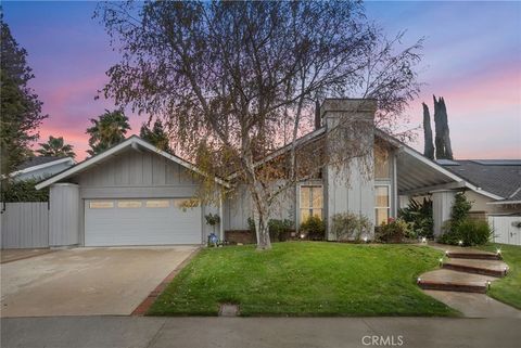 Photo of 25442 Via Escovar, Valencia, CA 91355 (MLS # CV25280983)