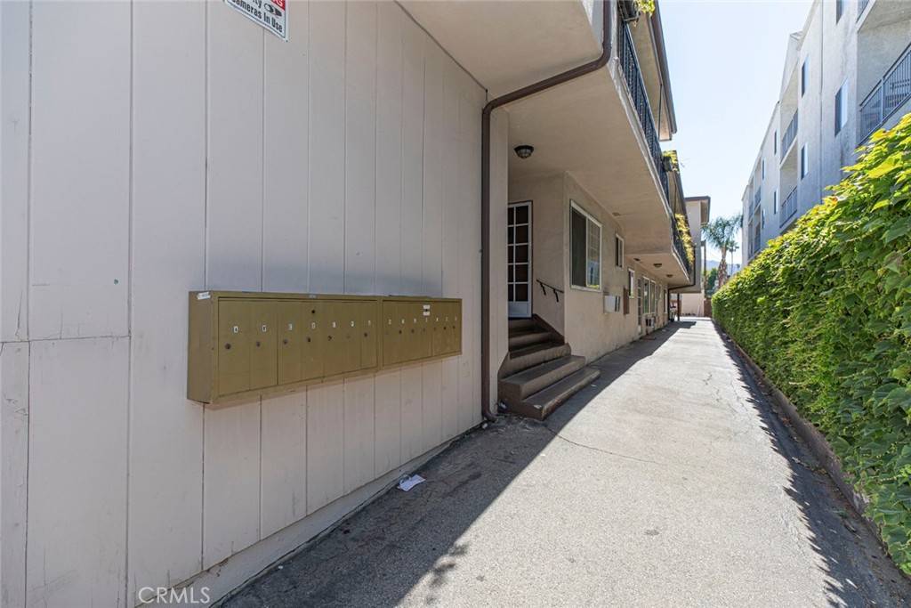 1814 Grismer Avenue