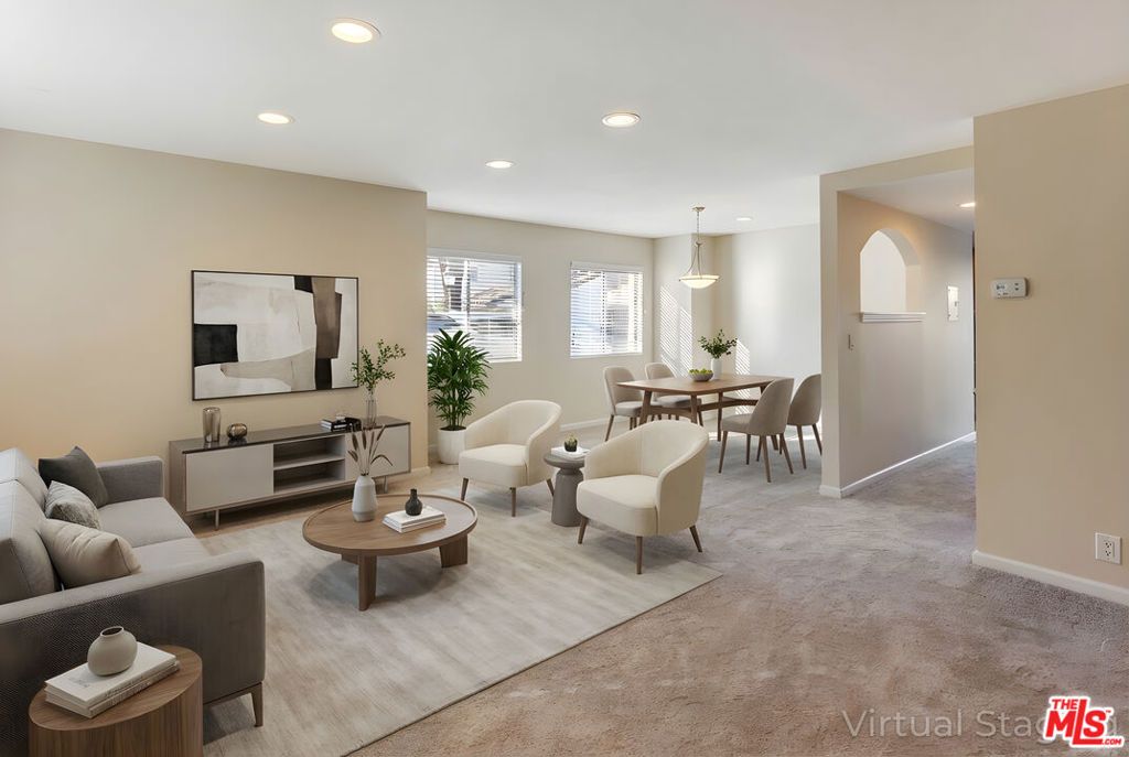 Photo of 282 Green Moor Place, Thousand Oaks, CA 91361 (MLS # 26634165)