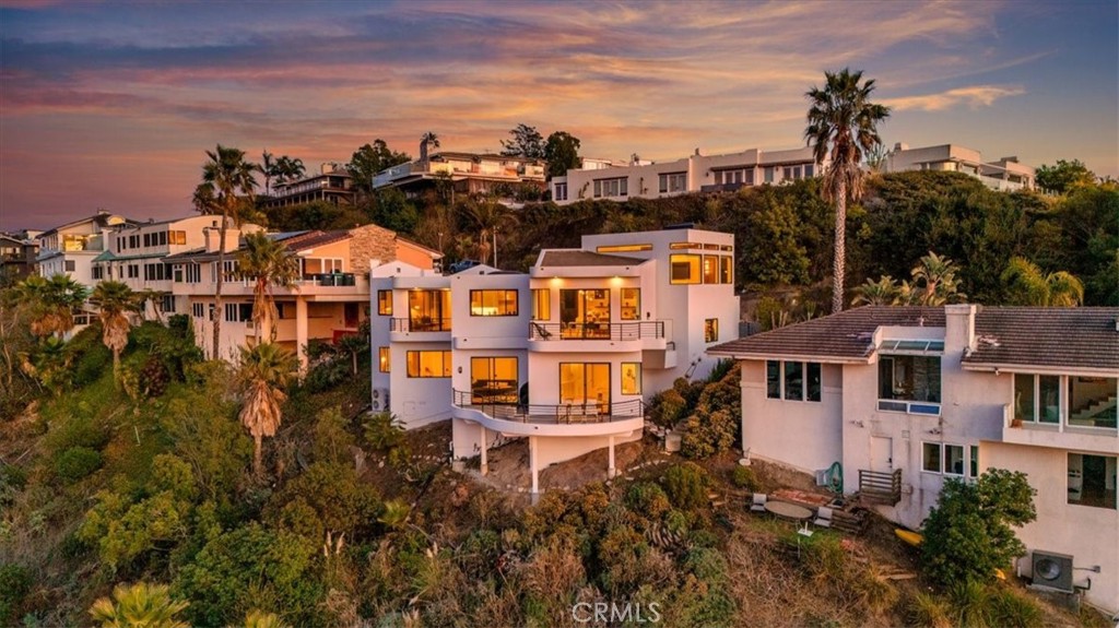 1425 Skyline Drive