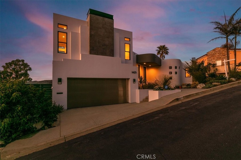 1425 Skyline Drive