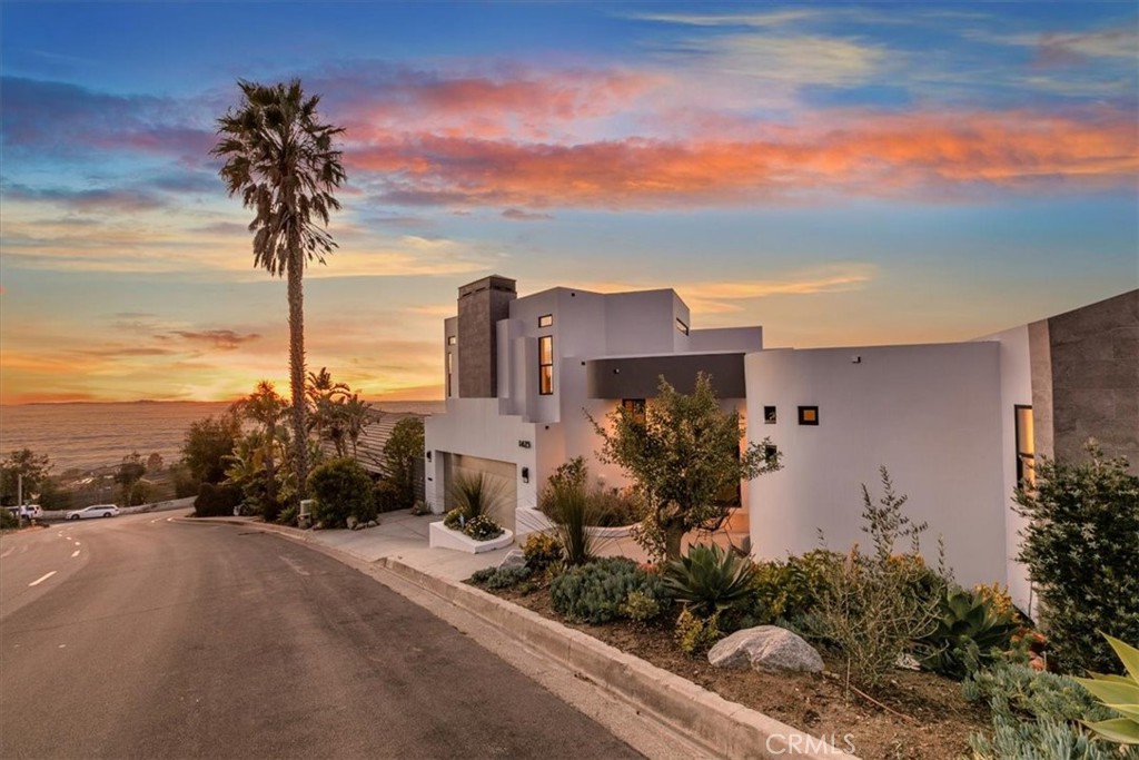 1425 Skyline Drive