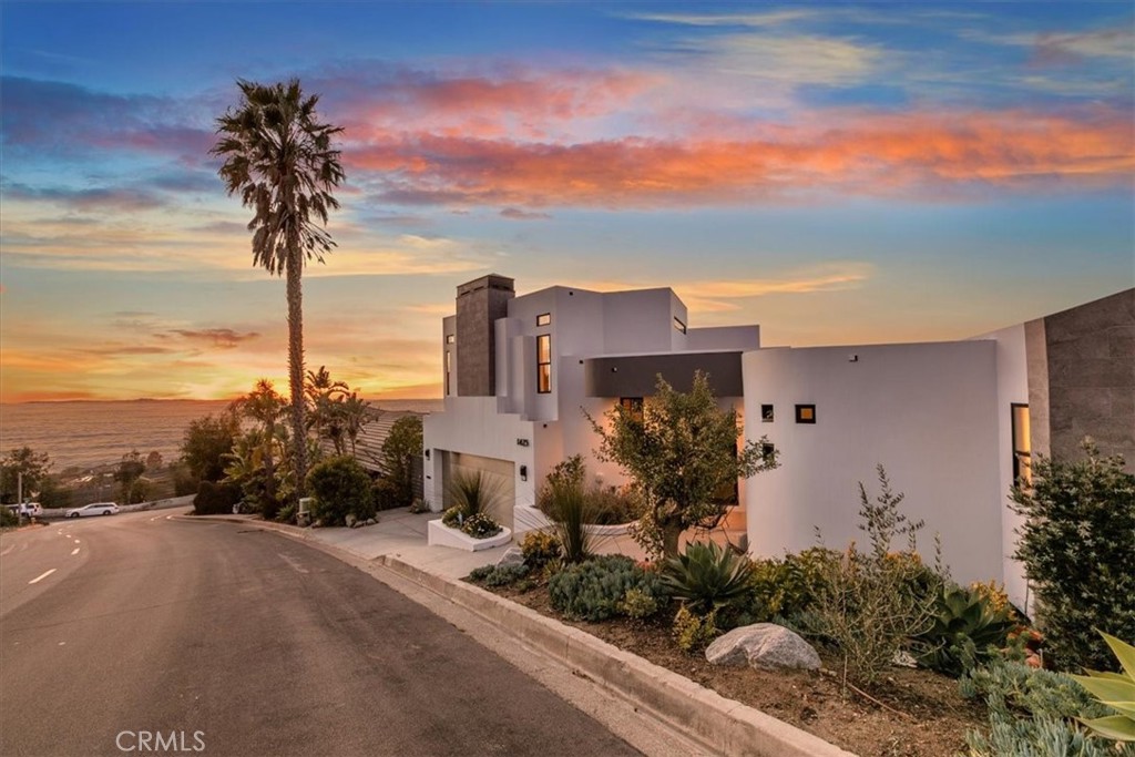 1425 Skyline Drive