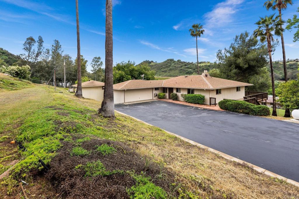 27229 Oakmont