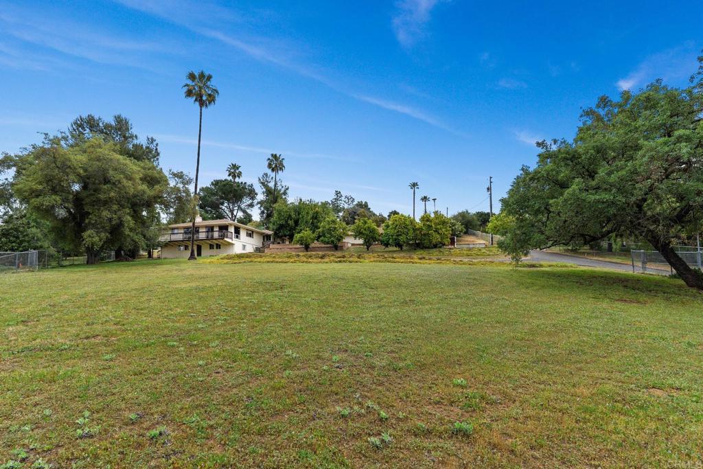 27229 Oakmont