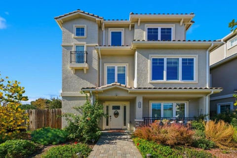 Photo of 1325 Araujo Street, San Jose, CA 95131 (MLS # ML82059338)