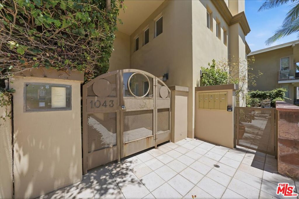 1043 11th Street 3, Santa Monica CA 90403