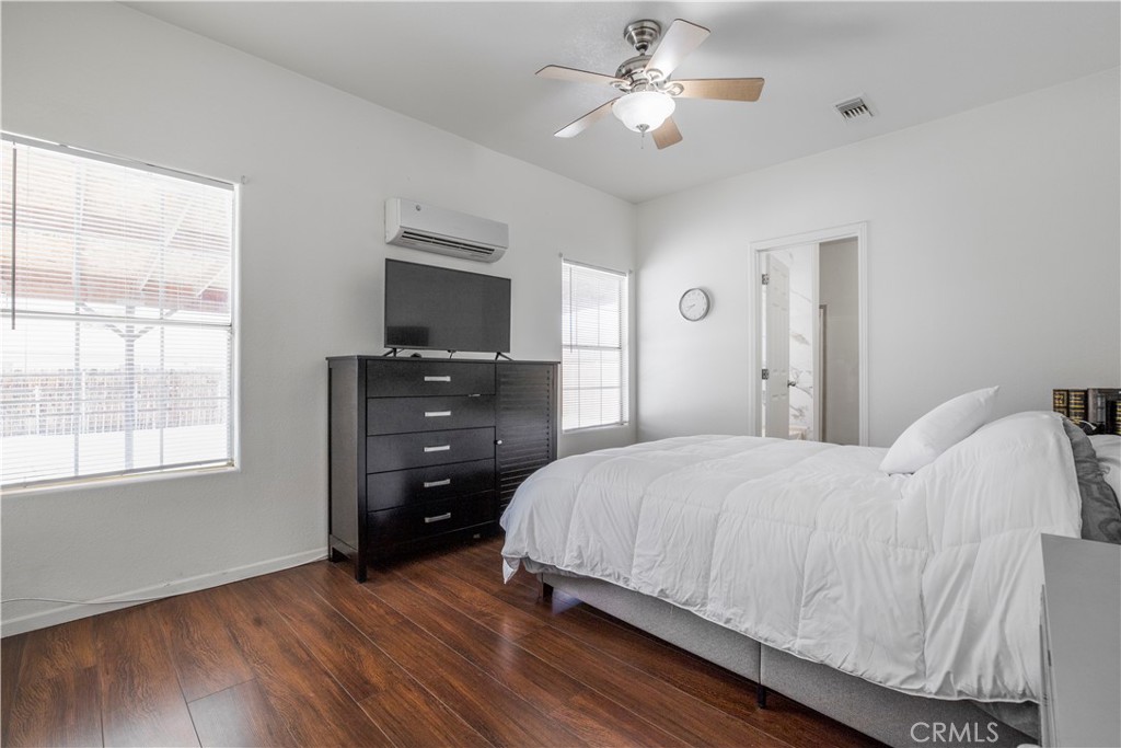 San Jacinto Cove (33126) - Residential