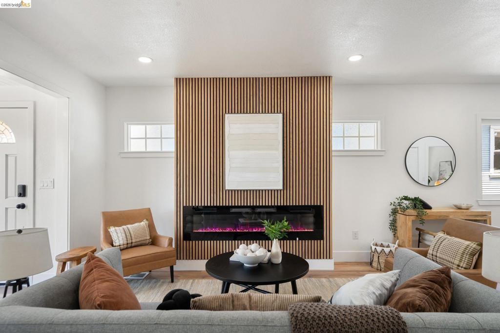 4006 Carrington St St, Oakland CA 94601
