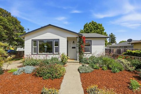 Photo of 212 Darwin Street, Santa Cruz, CA 95062 (MLS # ML82043185)