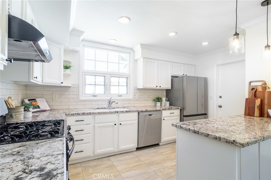 9658 Dove Cir