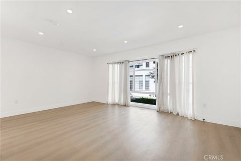 Photo of 6300 Orange Street #8, Los Angeles, CA 90048 (MLS # SR26138022)