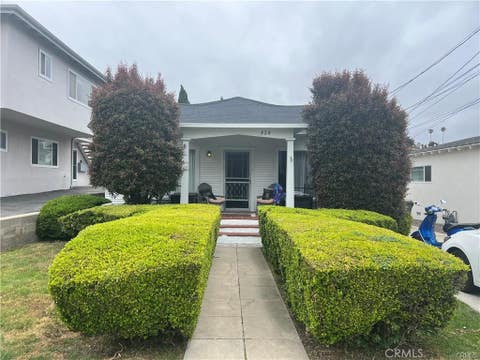 Photo of 424 S Broadway Ave, Redondo Beach, CA 90277 (MLS # SB26161556)