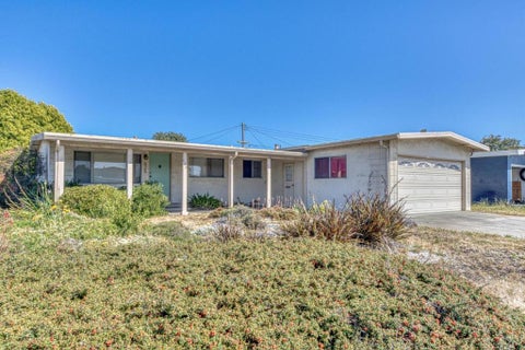 Photo of Salinas, CA 93901 (MLS # ML82049568)
