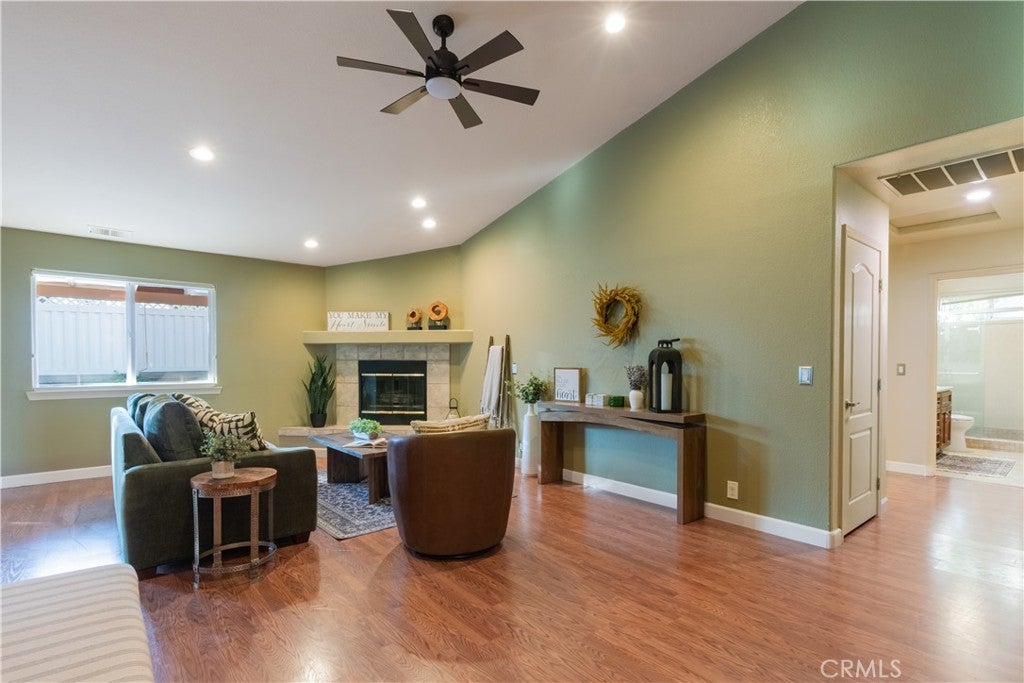 909 Saint Ann