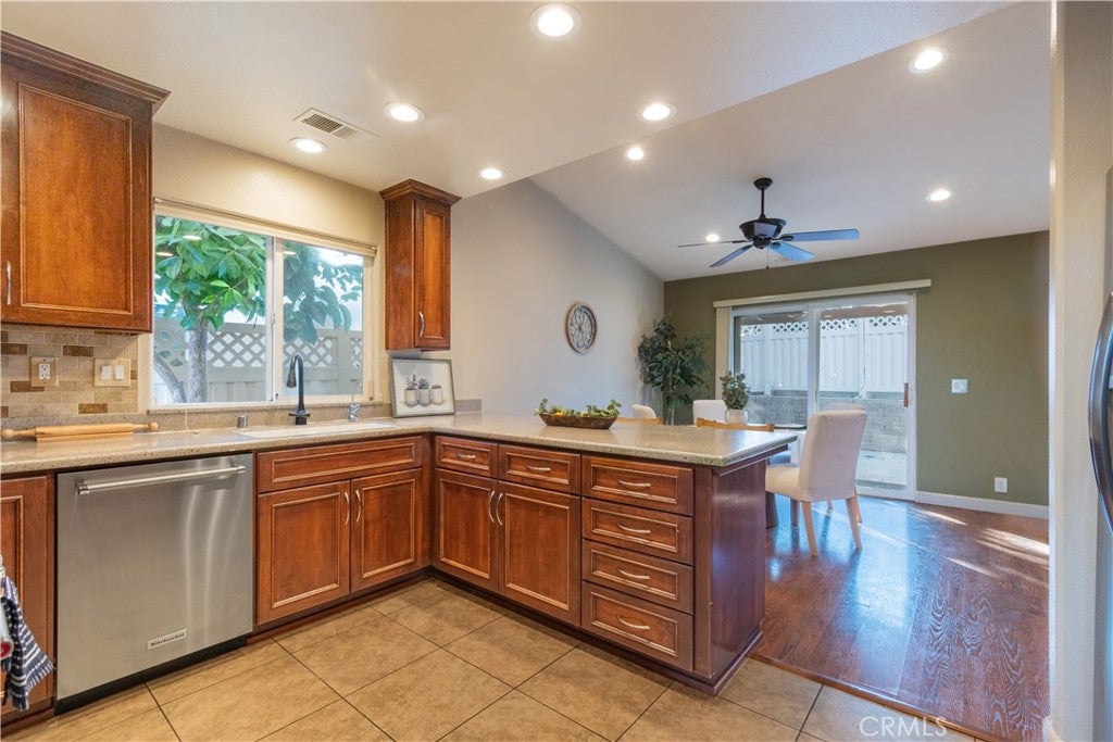 909 Saint Ann