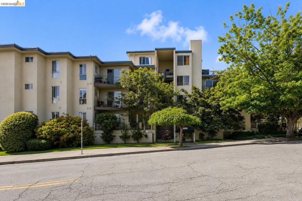 469 Van Buren Ave