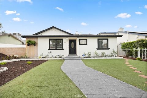 Photo of 11213 Haskell Avenue, Granada Hills, CA 91344 (MLS # DW26073026)