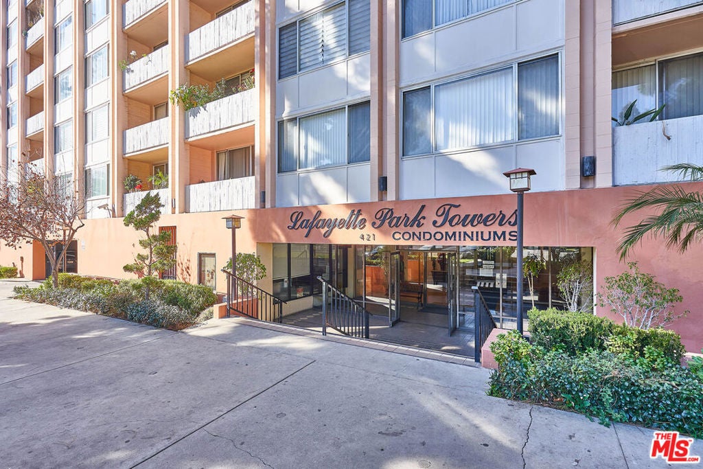421 S La Fayette Park Place