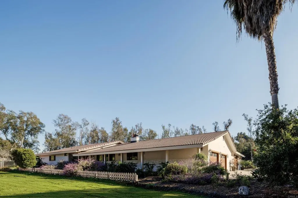 Del Mar, California 92014, United States, 3 Bedrooms Bedrooms, ,4 BathroomsBathrooms,Residential,Active,241226