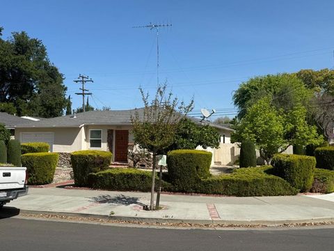 Photo of 2076 Coastland Avenue, San Jose, CA 95125 (MLS # ML82039247)