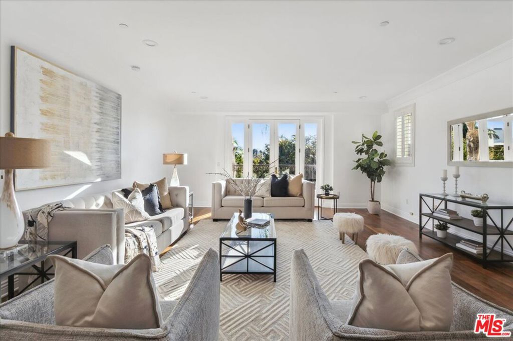 Properties 1 261 S Reeves Drive 304