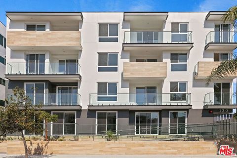 Photo of 130 S Croft Avenue #201, Los Angeles, CA 90048 (MLS # 25558207) Photo of 130 S Croft Avenue #201, Los Angeles, CA 90048 (MLS # 25558207)