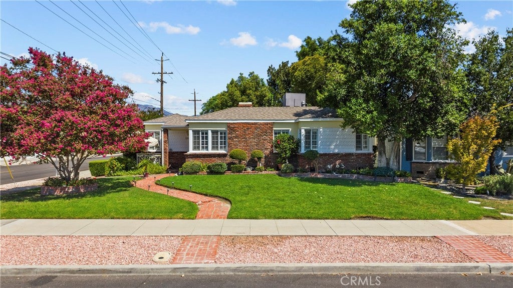 1844 N Fairview
