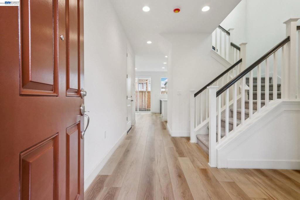 Photo of 254 Mindy Way, Pittsburg, CA 94565 (MLS # 41127188)