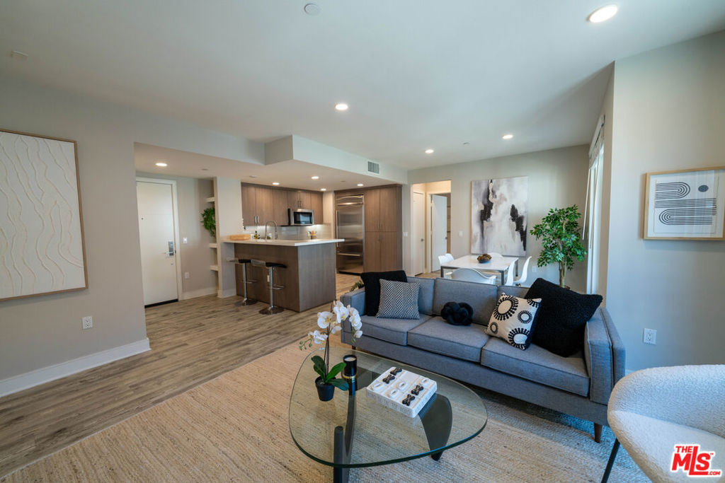 6030 Seabluff Drive 410