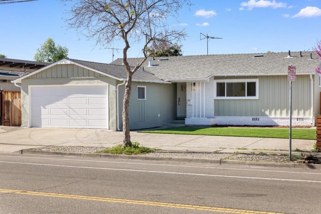 Photo of 31047 Brae Burn Avenue, Hayward, CA 94544 (MLS # ML82039153)