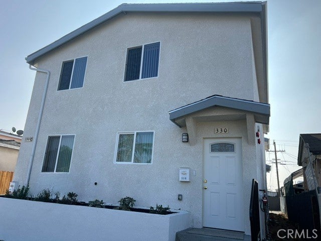 330 1/2 E 99th