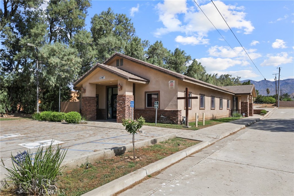 1415 E. Ramsey St.