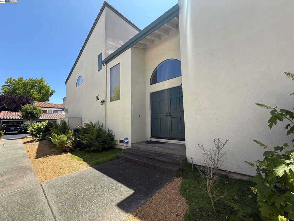 Beautifully updated 2BD/2.5BA townhouse in the heart of Pleasanton! Walk to top-rated schools, downtown, parks, and the Aquatic Center. Vaulted ceilings, cozy fireplace, and sliding doors to a private patio. Updated kitchen with quartz counters and freshly painted cabinets. Two upstairs primary suites, each with en-suite bath and deck access. Fresh paint, new LVP flooring, stairs, and second floor, attached 2-car garage, water filtration system, and washer/dryer in garage. No rental restrictions—perfect for homeowners or investors!