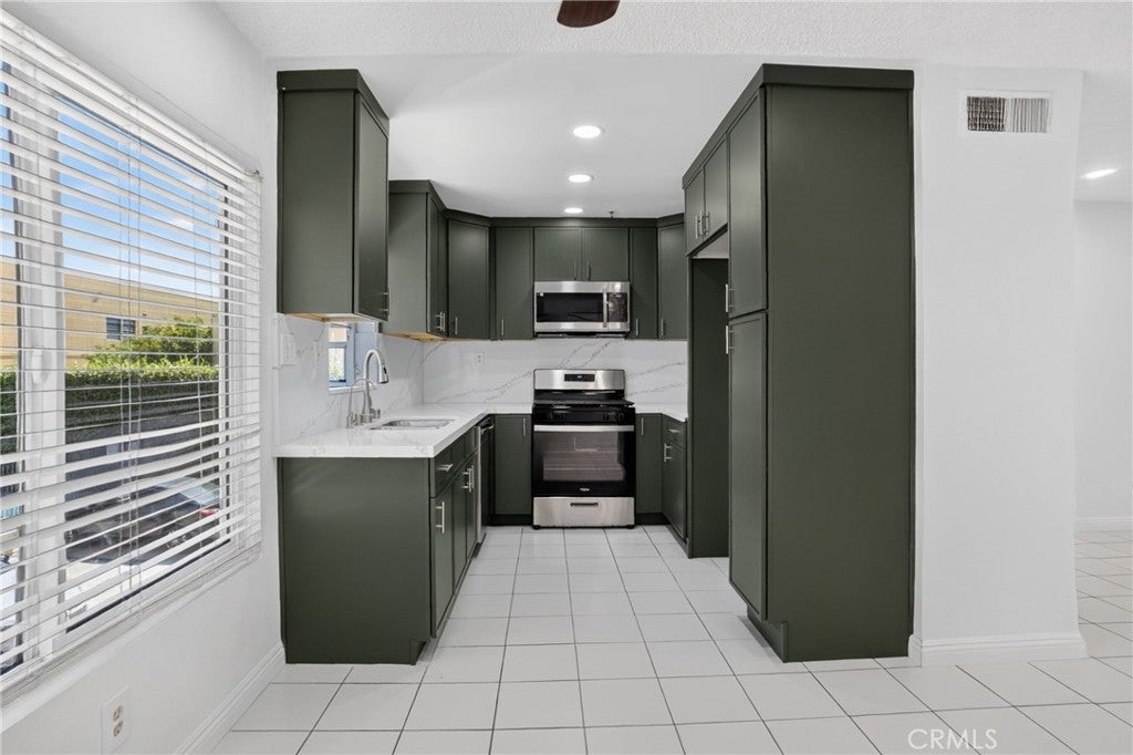 8828 Burnet Ave 9