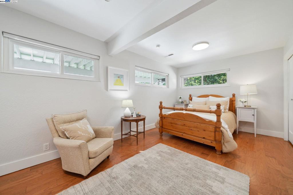 PLEASANTON HILLS - Residential