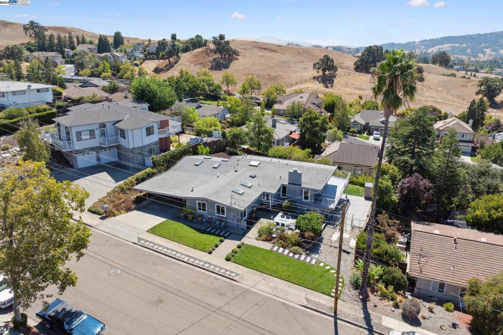 PLEASANTON HILLS - Residential