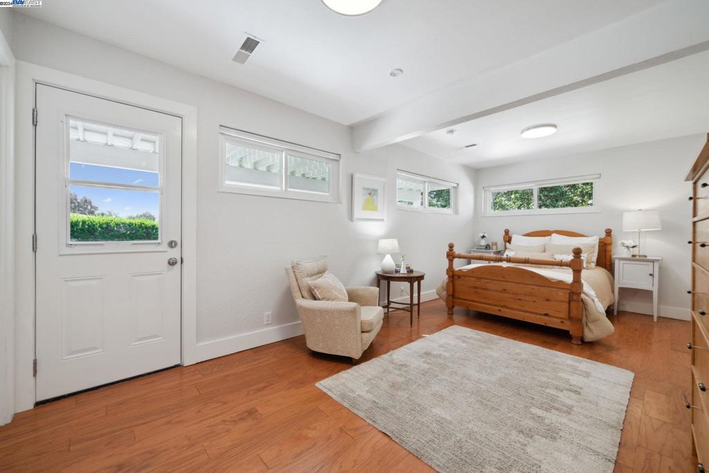 PLEASANTON HILLS - Residential